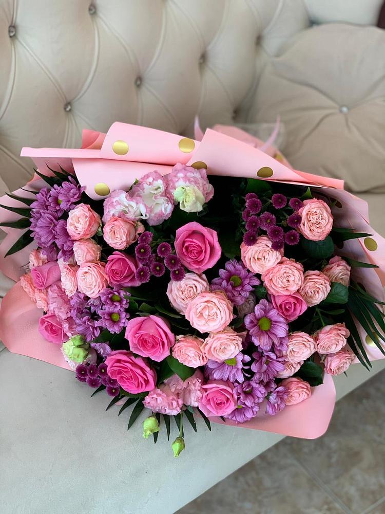 Букет цветов из: Хризантемы, Розы и Лизиантусы в Залесово