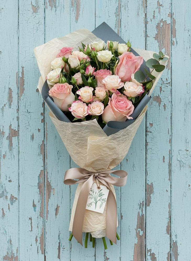 Букет цветов из: Розы в Залесово