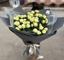 Букет Белые кустовые розы Солинеро в Залесово