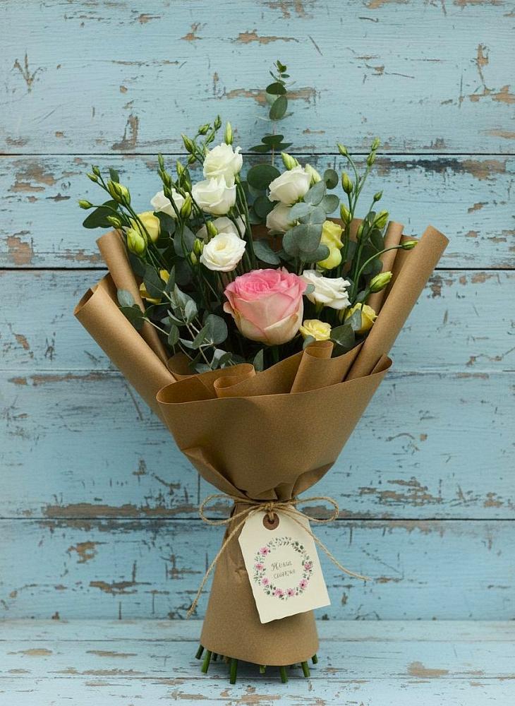 Букет цветов из: Розы и Лизиантусы в Залесово