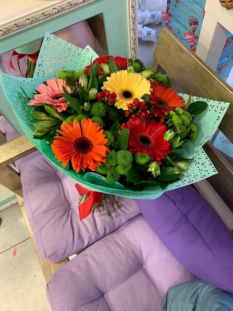 Букет цветов из: Герберы, Хризантемы и Альстромерии в Залесово