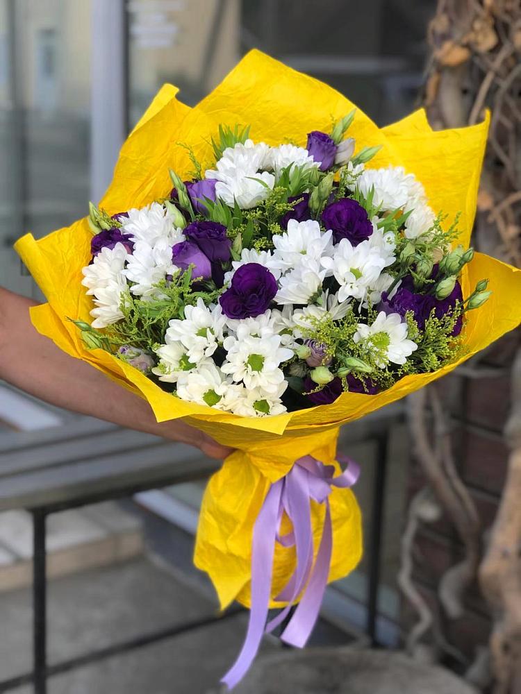 Букет цветов из: Ирисы, Хризантемы и Ромашки в Залесово
