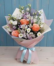 Букет цветов из:  Лизиантусы, Розы, Альстромерии и Гипсофила в Залесово