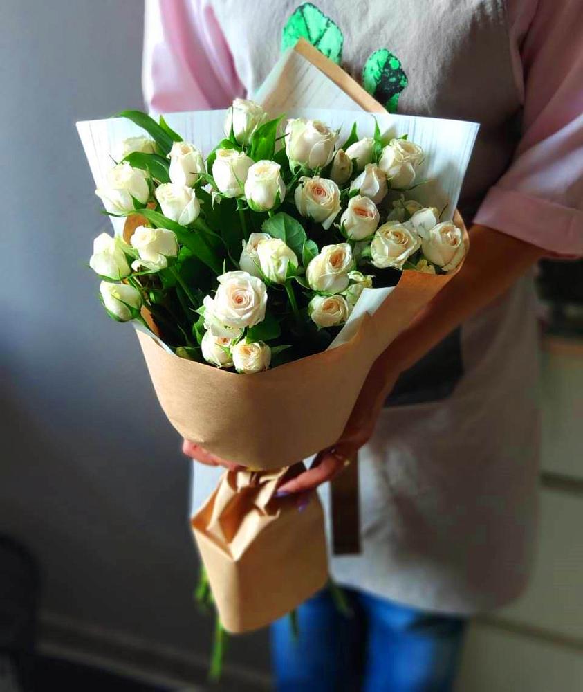 Букет цветов из: Розы в Залесово