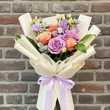 Букет цветов из:  Лизиантусы и Розы в Залесово