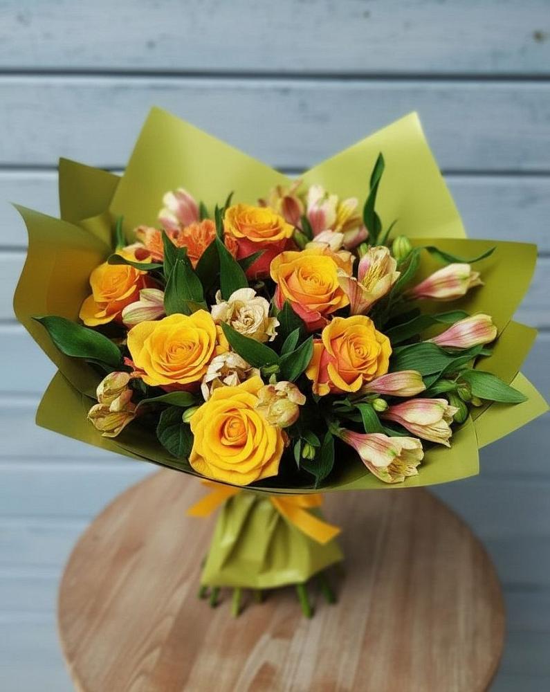 Букет цветов из: Альстромерии и Розы в Залесово