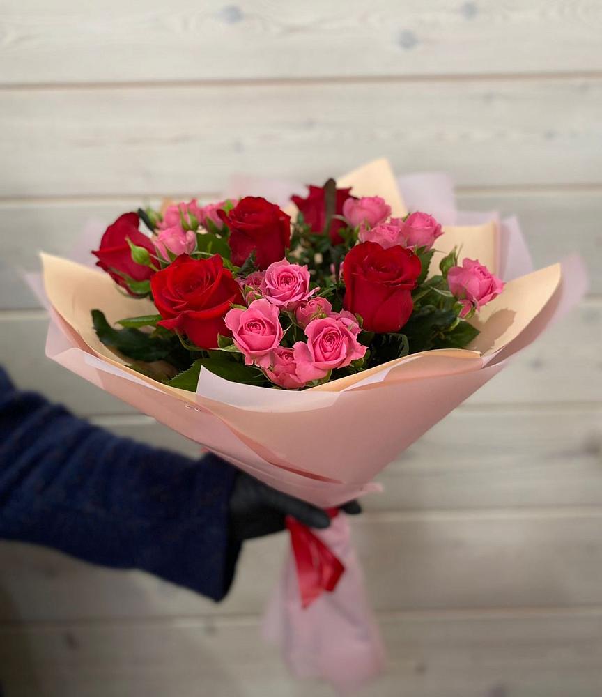 Букет цветов из: Розы в Залесово