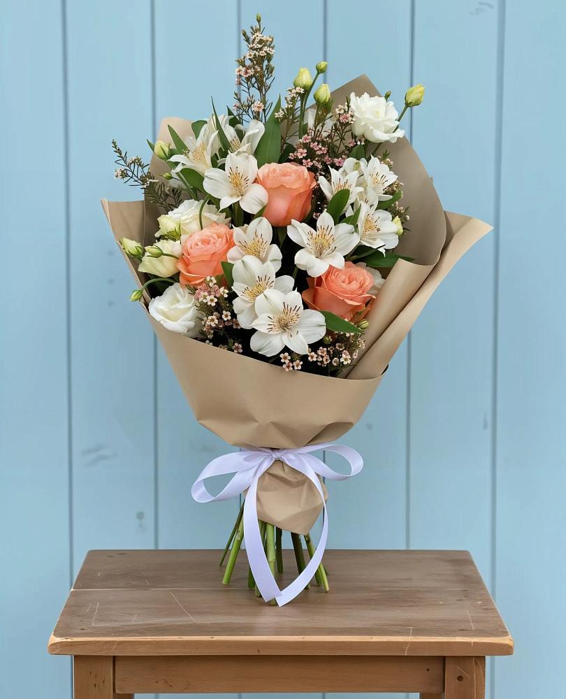 Букет цветов из: Альстромерии, Лизиантусы, Розы и Хризантемы в Залесово